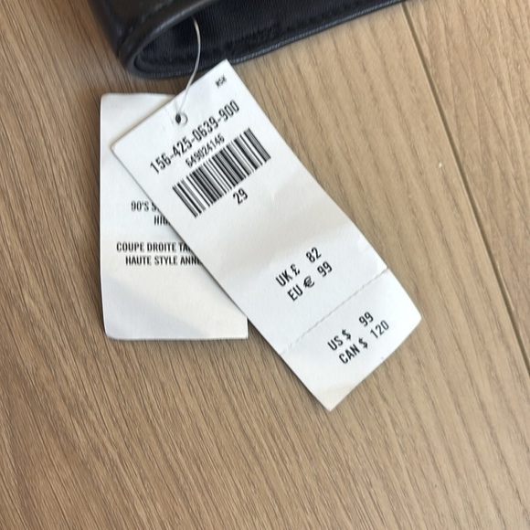 NWT Abercrombie and Fitch Ultra High Rise 90s Straight Vegan Leather Pants - Picture 12 of 14